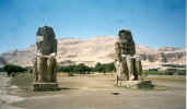 Colossi_of_Memnon.jpg (51084 bytes)